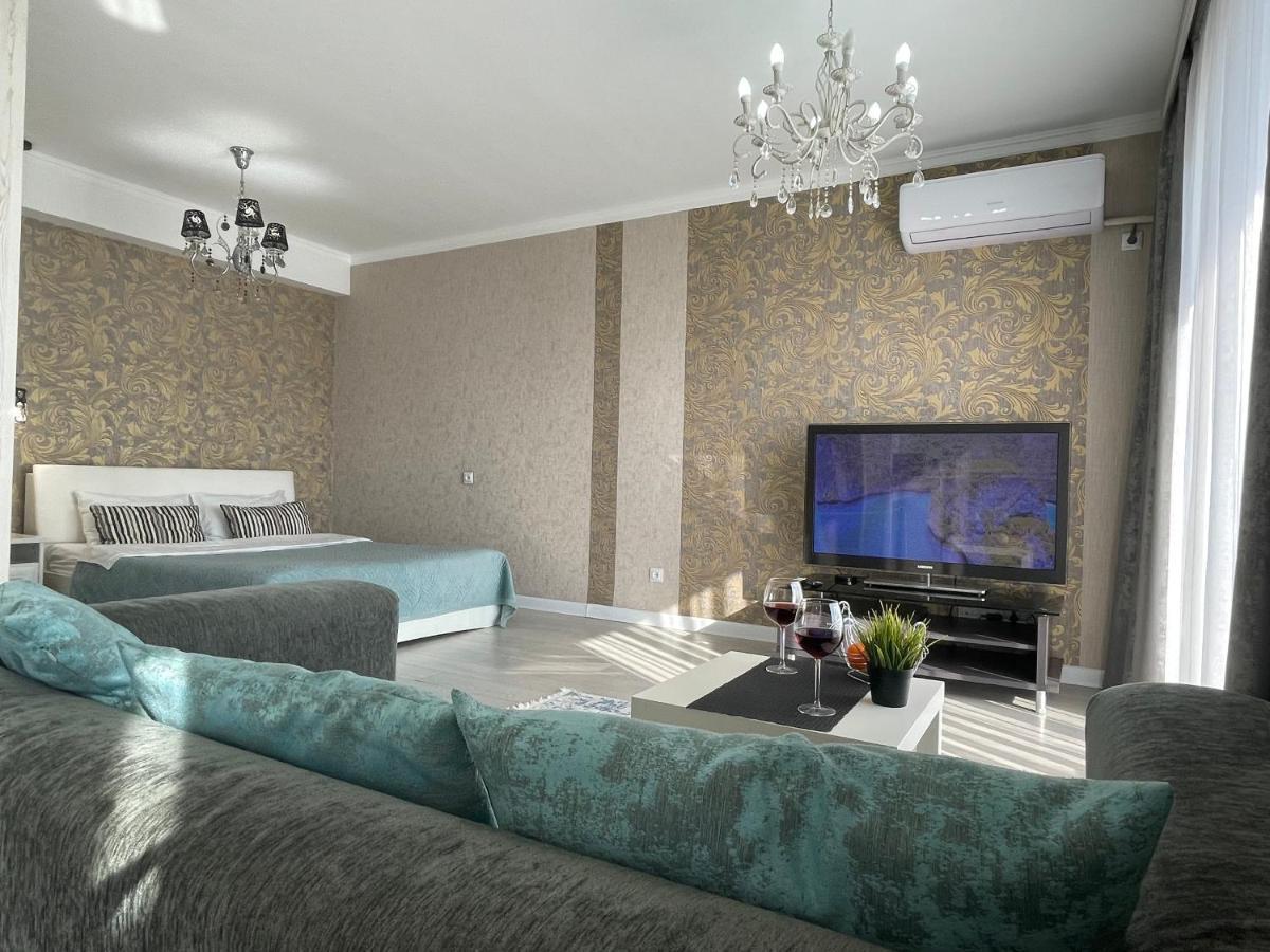 Apartment In The Heart Of The City Αλμάτι Εξωτερικό φωτογραφία